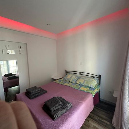 Apartment Center Piraeus Location Kastella Passalimani Port Bagian luar foto