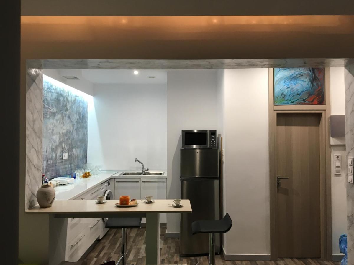 Apartment Center Piraeus Location Kastella Passalimani Port Bagian luar foto