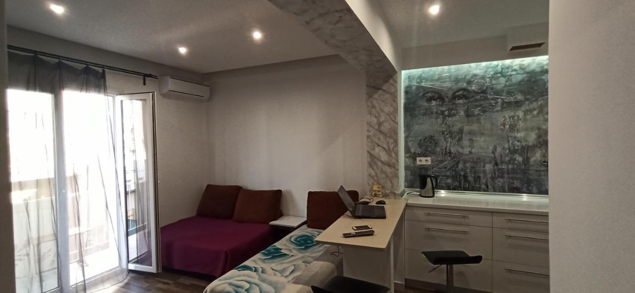 Apartment Center Piraeus Location Kastella Passalimani Port Bagian luar foto