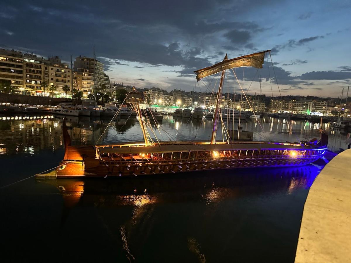 Apartment Center Piraeus Location Kastella Passalimani Port Bagian luar foto