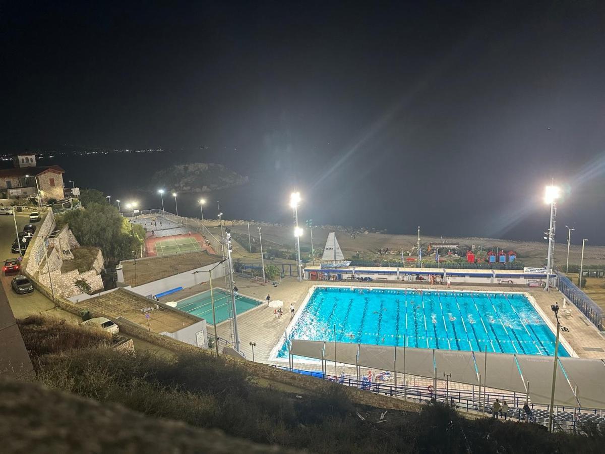 Apartment Center Piraeus Location Kastella Passalimani Port Bagian luar foto