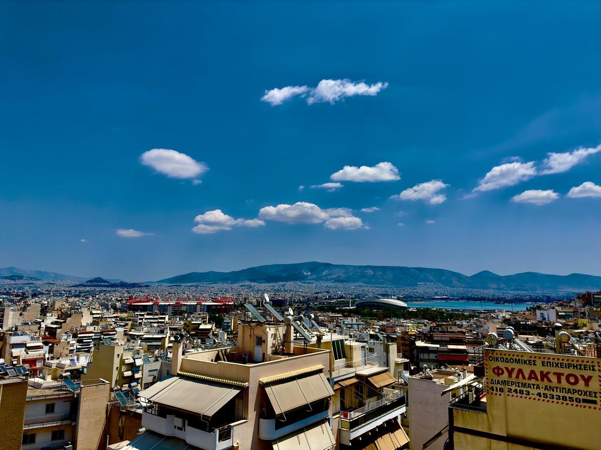 Apartment Center Piraeus Location Kastella Passalimani Port Bagian luar foto
