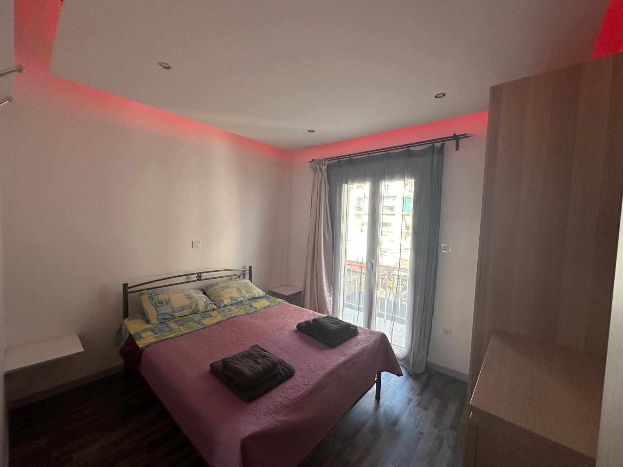 Apartment Center Piraeus Location Kastella Passalimani Port Bagian luar foto