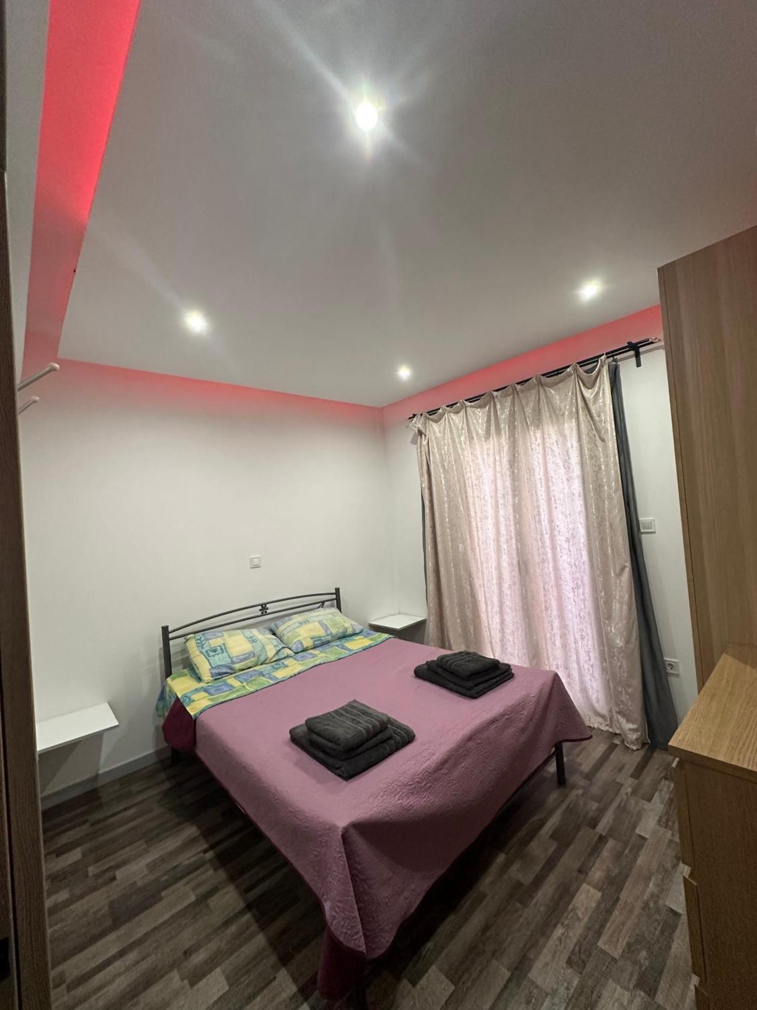 Apartment Center Piraeus Location Kastella Passalimani Port Bagian luar foto