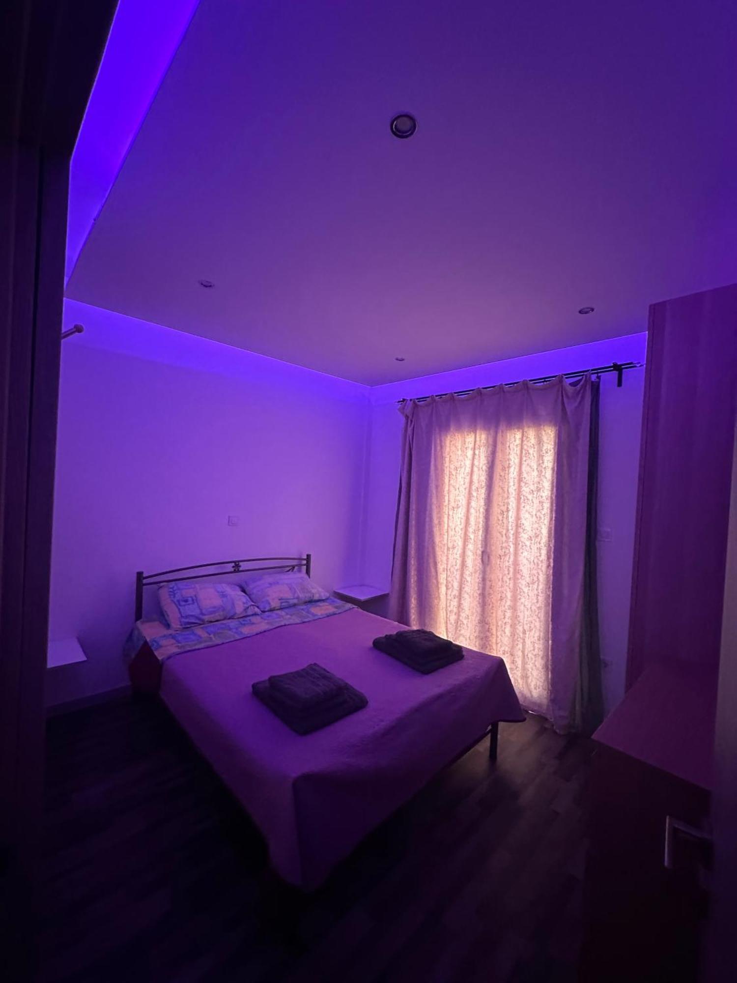 Apartment Center Piraeus Location Kastella Passalimani Port Bagian luar foto