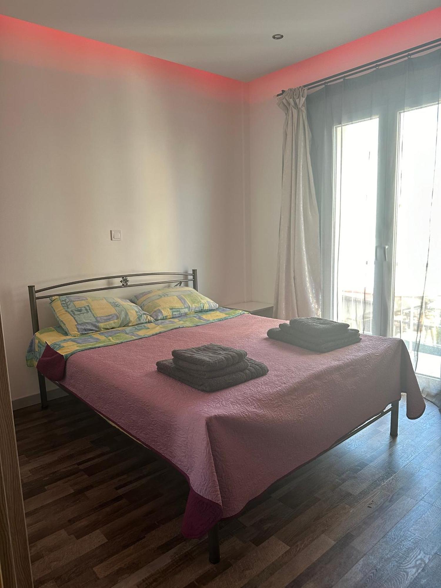 Apartment Center Piraeus Location Kastella Passalimani Port Bagian luar foto
